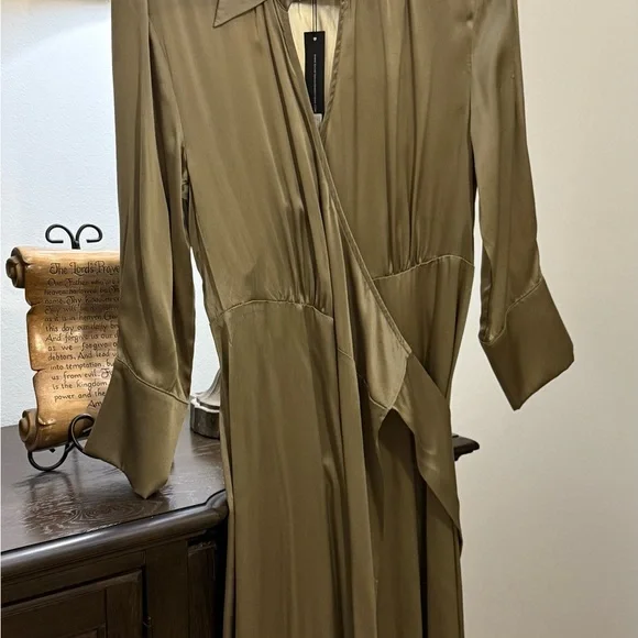 Secret Mission Esther Dress - Picture 2 of 7